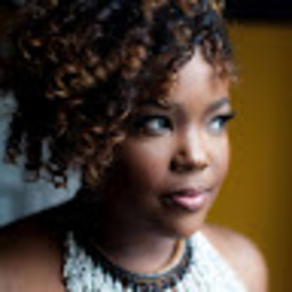 Meet your Posher, Camille - Picture 1 of 1